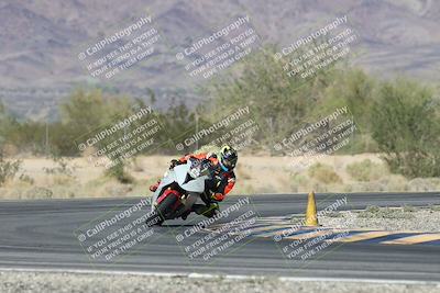 media/Oct-30-2025-Racers Edge (Thu) [[dabbdaf680]]/3-B Group/Session 5 (Turn 6)/